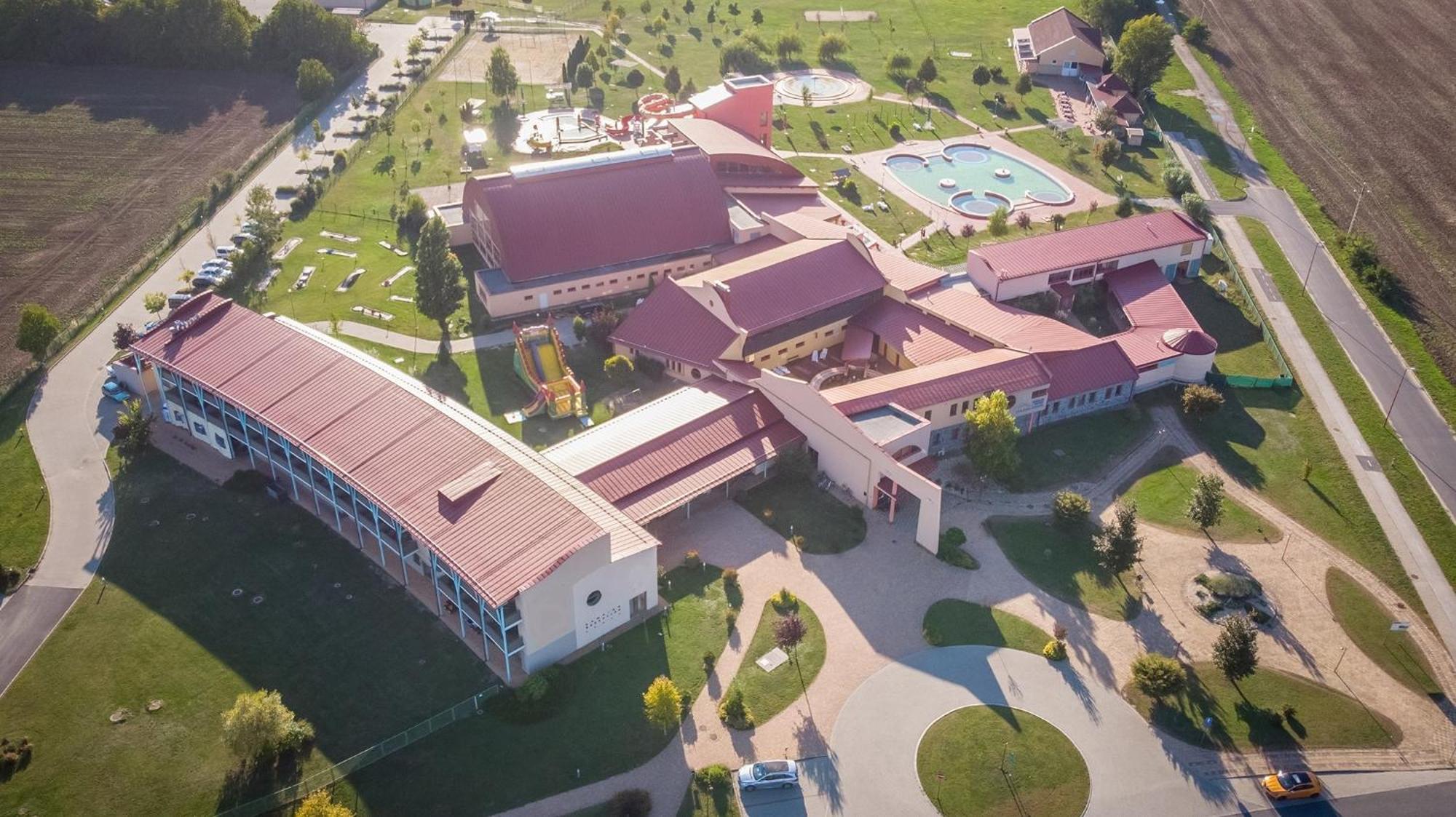 Vulkan Wellness Hotel & Camping Celldömölk エクステリア 写真
