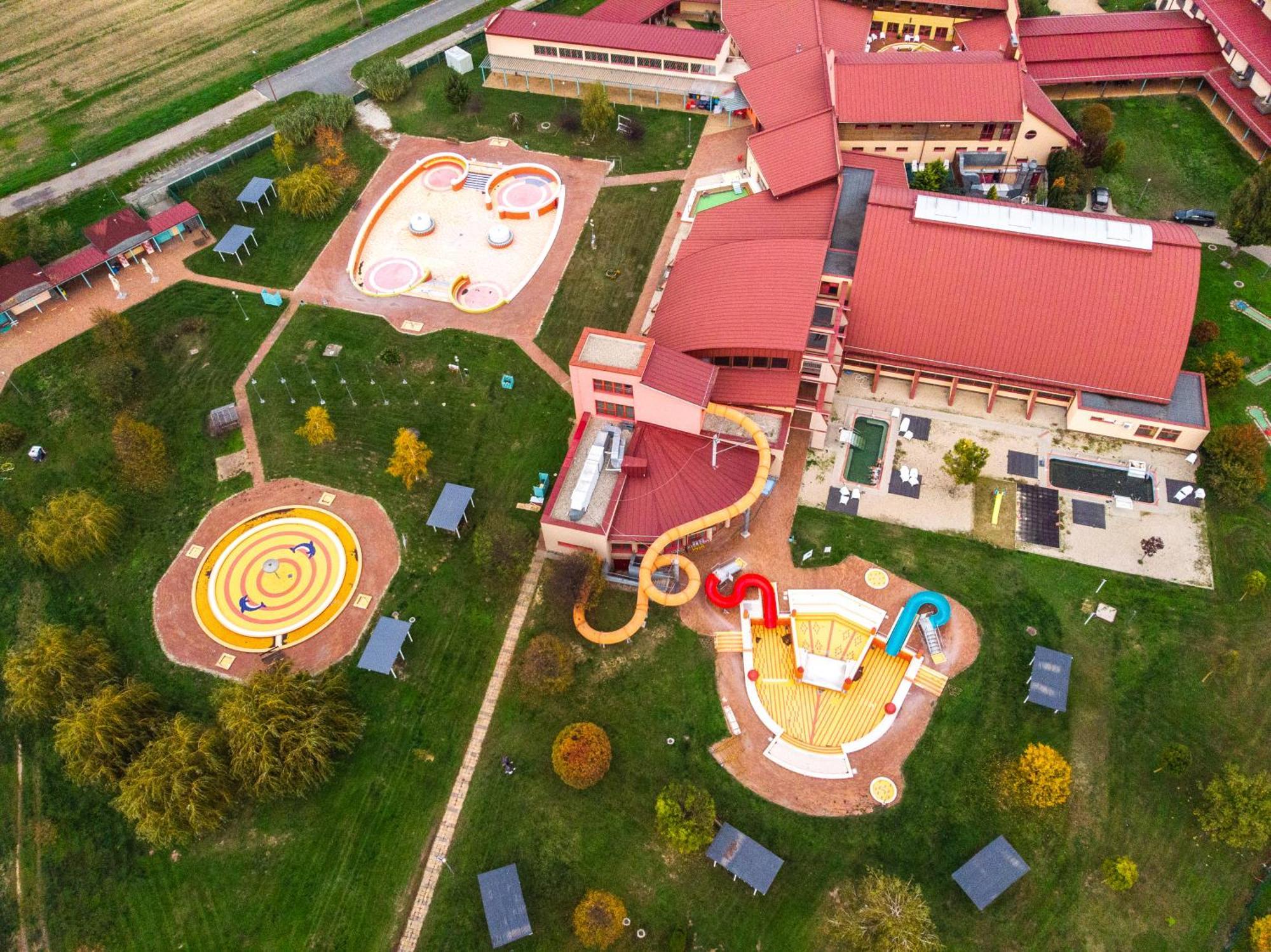 Vulkan Wellness Hotel & Camping Celldömölk エクステリア 写真